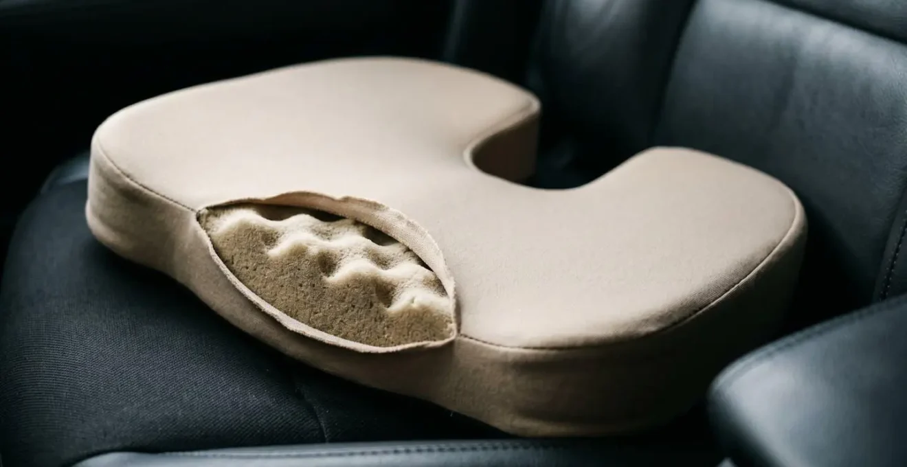 Coussin ergonomique en forme de U pour soulagement du nerf sciatique et confort postural